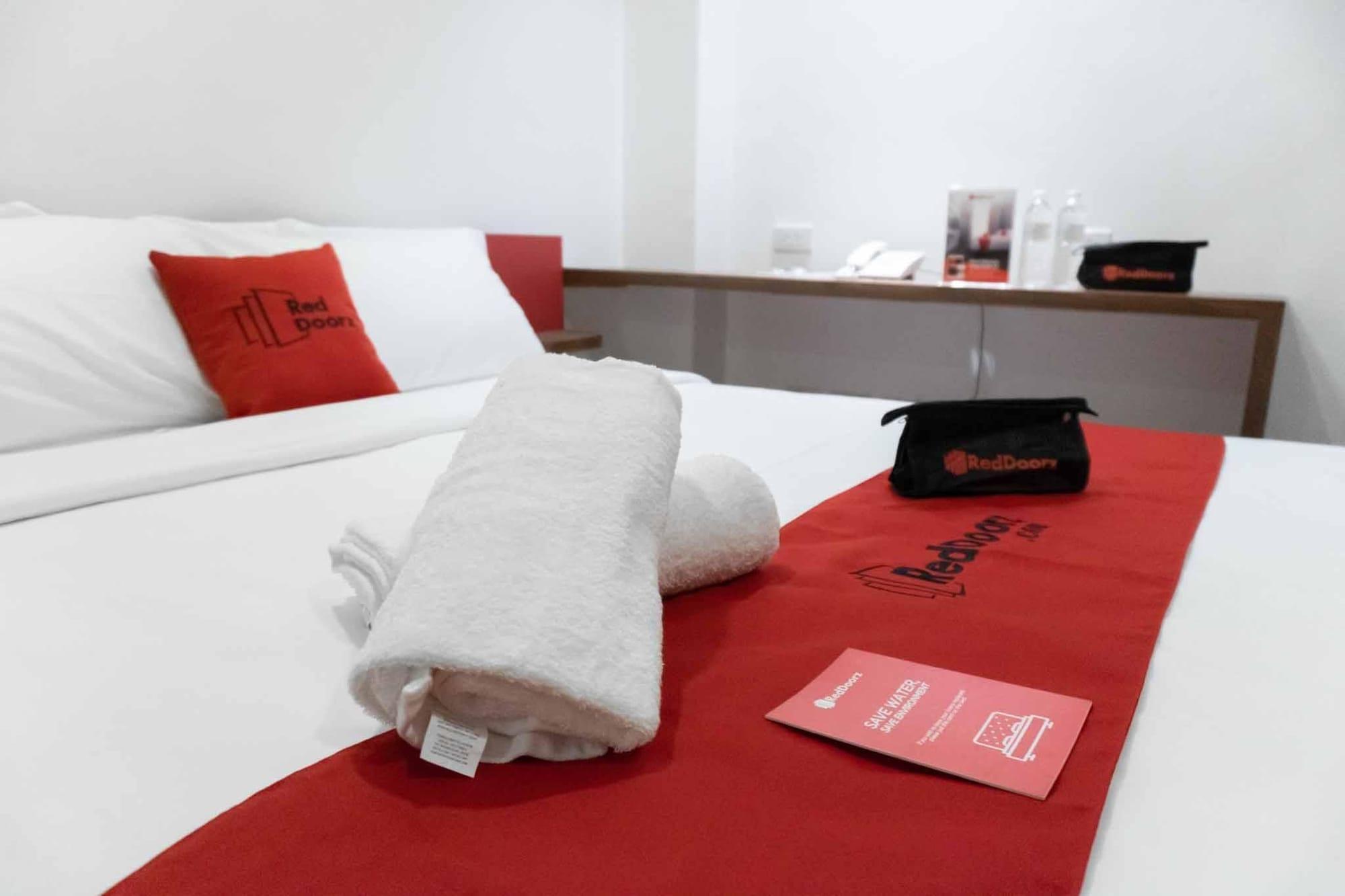 Reddoorz Plus At Mm Hotel Las Pinas Former Reddoorz Plus Near Bamboo Organ Exteriér fotografie