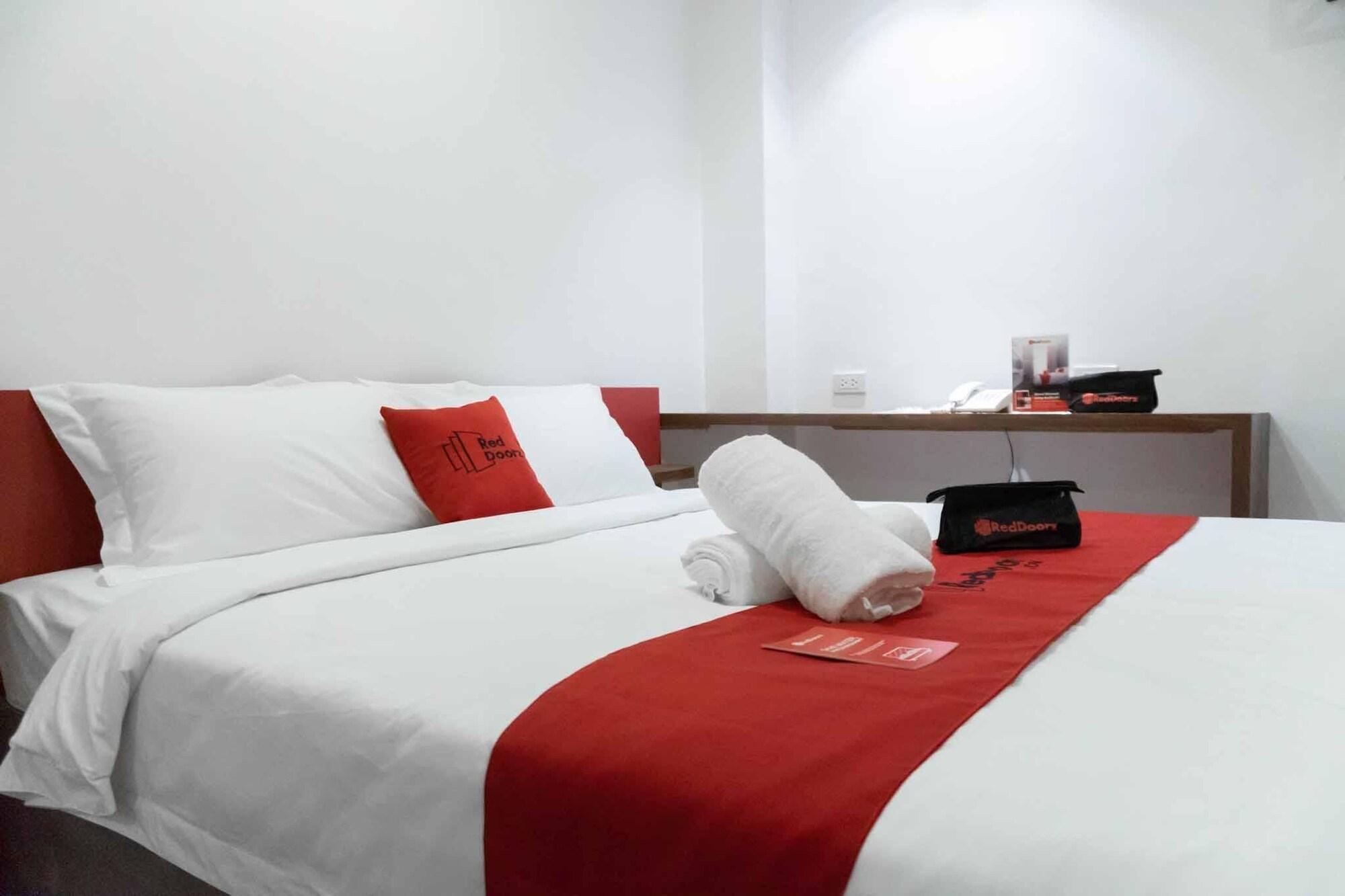 Reddoorz Plus At Mm Hotel Las Pinas Former Reddoorz Plus Near Bamboo Organ Exteriér fotografie
