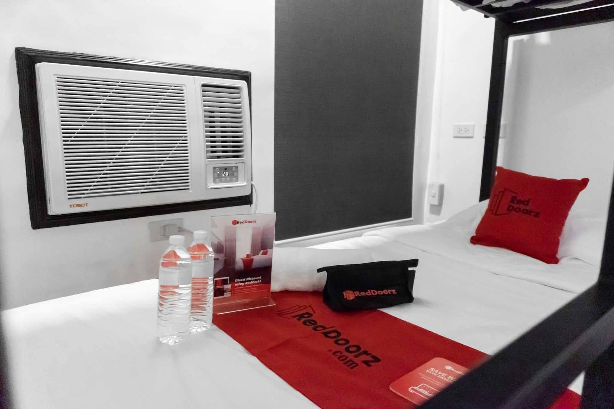 Reddoorz Plus At Mm Hotel Las Pinas Former Reddoorz Plus Near Bamboo Organ Exteriér fotografie
