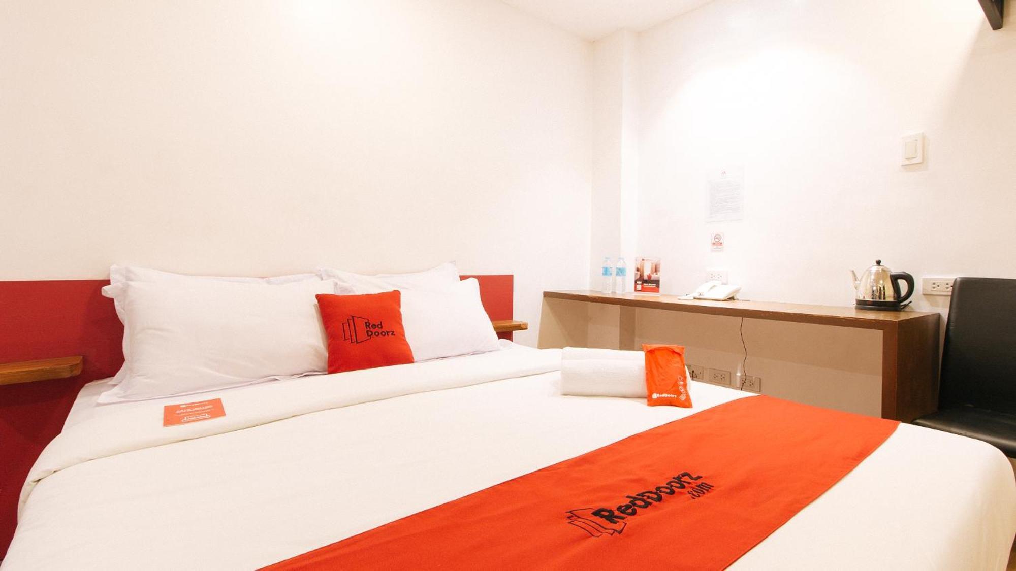 Reddoorz Plus At Mm Hotel Las Pinas Former Reddoorz Plus Near Bamboo Organ Exteriér fotografie