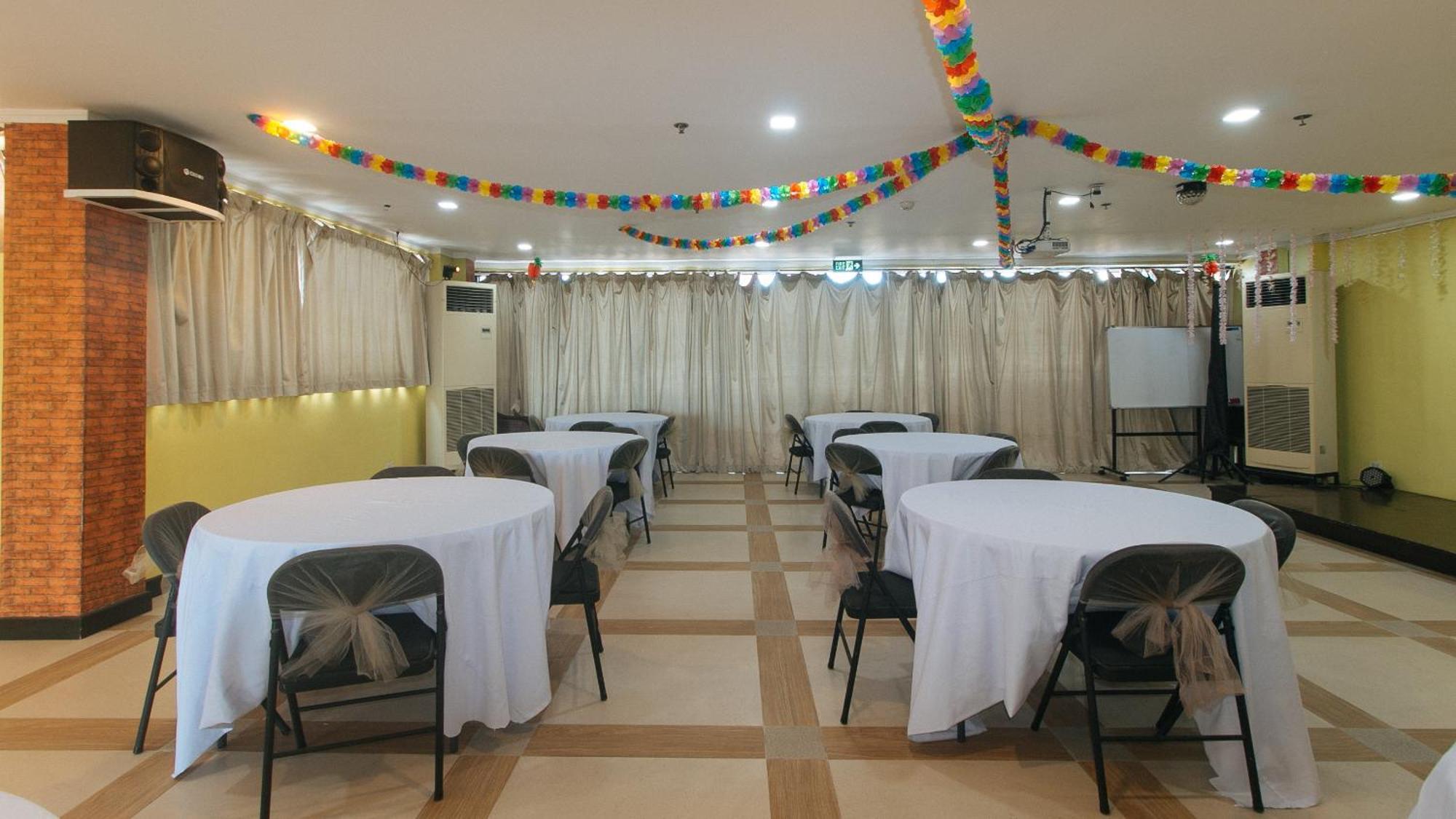 Reddoorz Plus At Mm Hotel Las Pinas Former Reddoorz Plus Near Bamboo Organ Exteriér fotografie