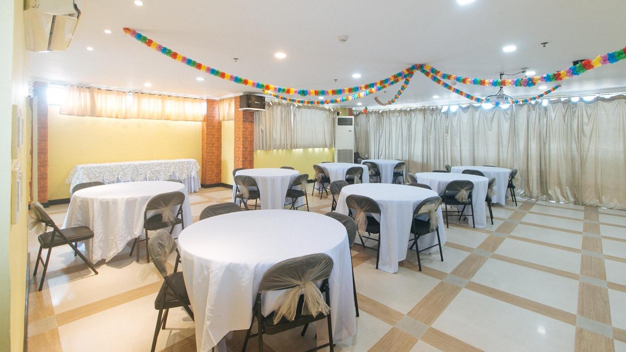 Reddoorz Plus At Mm Hotel Las Pinas Former Reddoorz Plus Near Bamboo Organ Exteriér fotografie